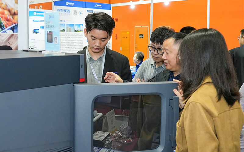 微波消解儀、智能石墨消解儀和實(shí)驗(yàn)電熱板